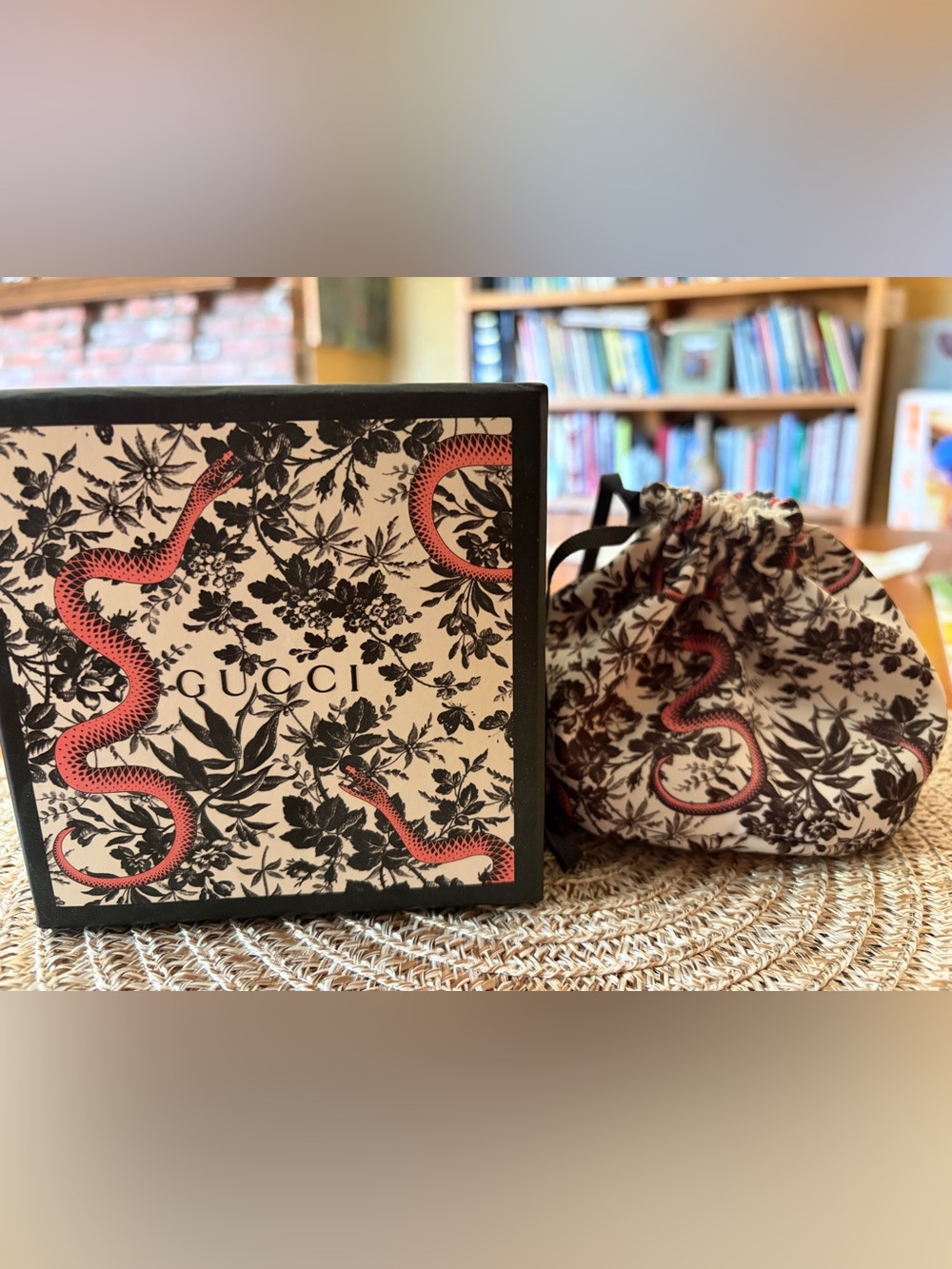 Gucci Floral Snake Jewelry Drawstring Pouch - Black & Red and decorate box